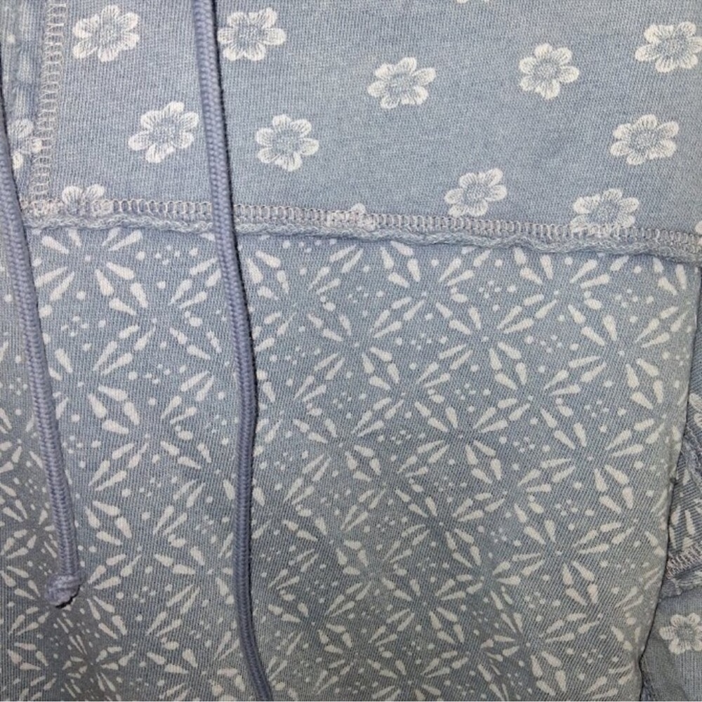 Lucky Brand faded wash Blue Patchwork Floral crop cottagecore sweatshirt Hoodie - Picture 3 of 7